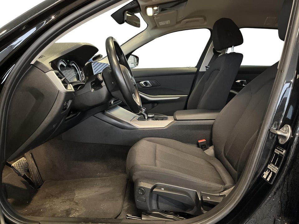 BMW 320d 2,0 Touring Connected aut. 5d