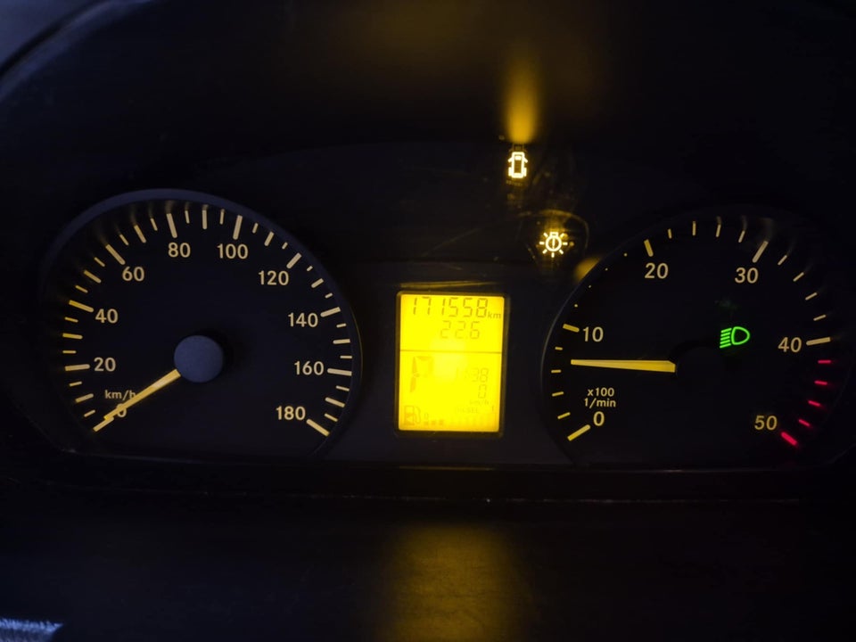 Mercedes Sprinter 319 3,0 CDi Alukasse m/lift 2d