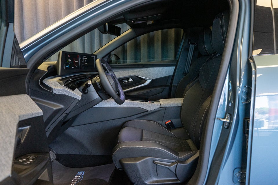 Peugeot e-5008 77 Allure 7prs 5d