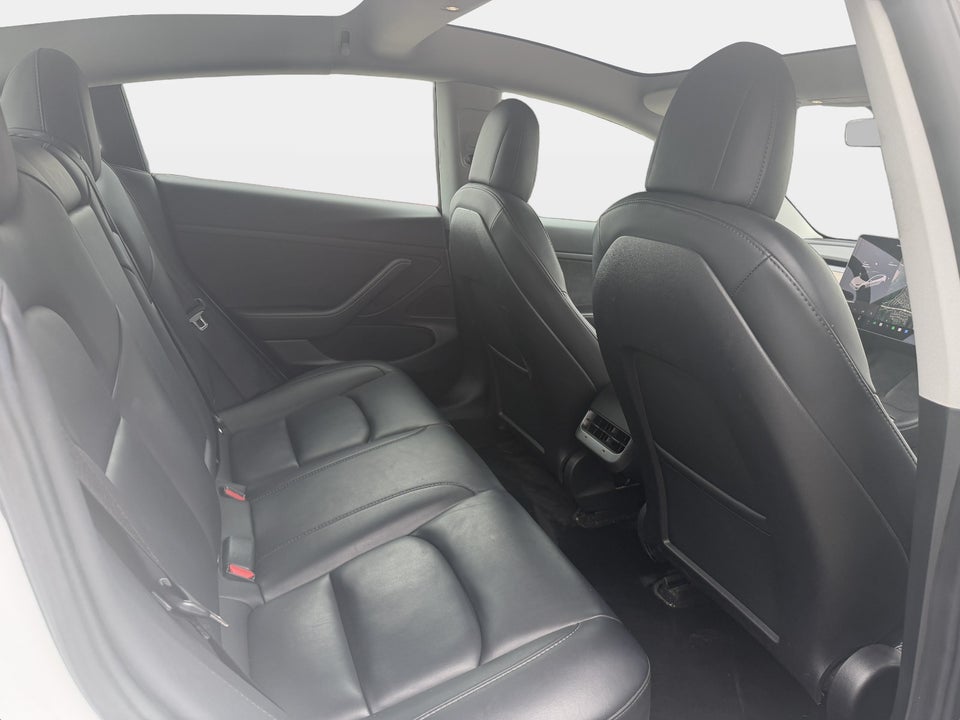 Tesla Model 3 Standard Range+ RWD 4d