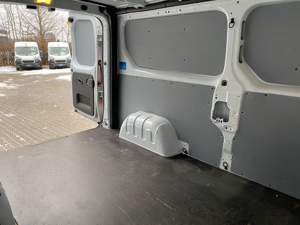 Renault Trafic T29 2,0 dCi 120 L2H1