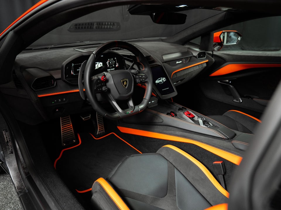 Lamborghini Revuelto 6,5 2d