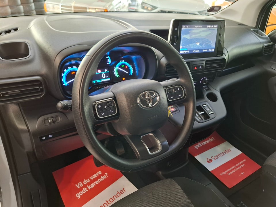 Toyota ProAce City Verso 50 Medium Family 5d