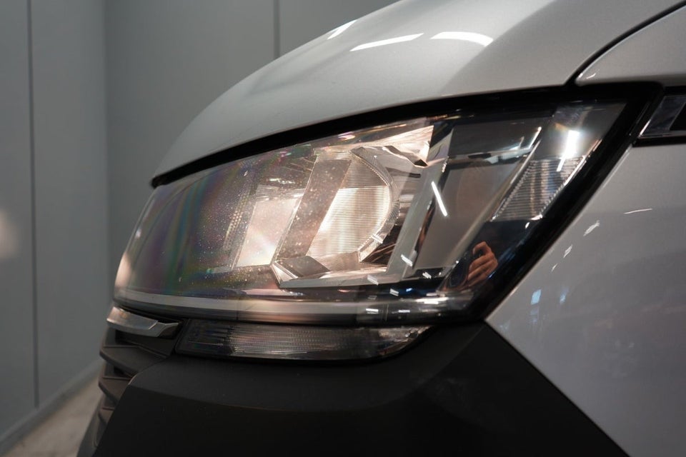 VW Transporter 2,0 TDi 150 Kassevogn DSG lang