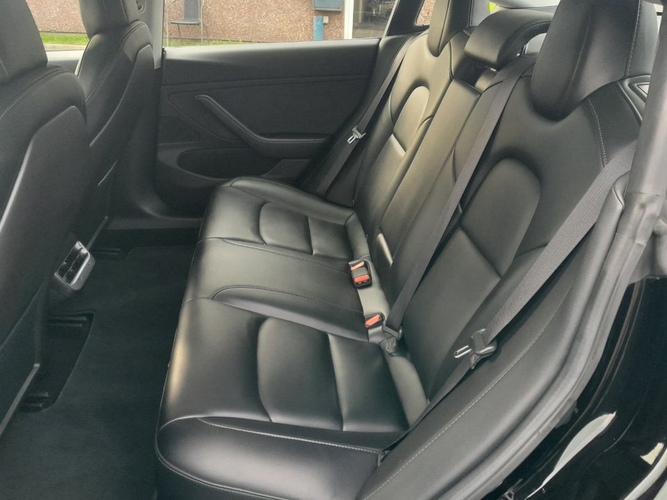 Tesla Model 3 Long Range RWD 4d