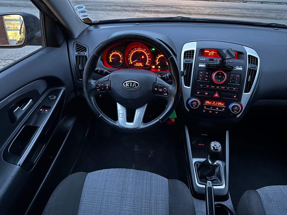 Kia Ceed 1,6 CVVT Exclusive Fashion SW 5d