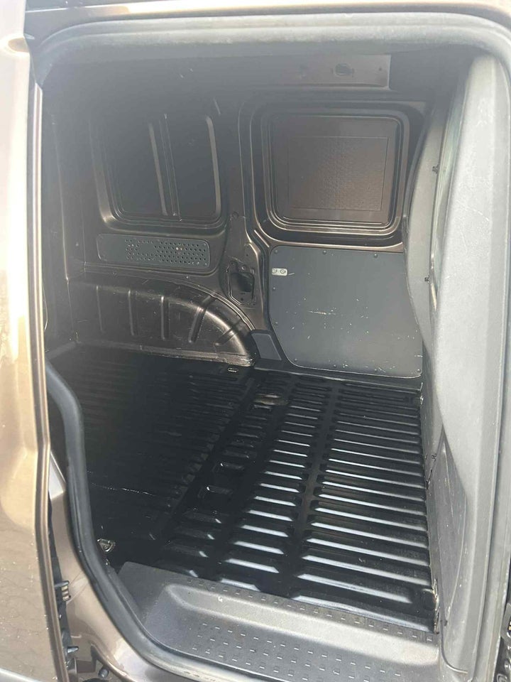 VW Caddy 1,2 TSi 105 Van 4d