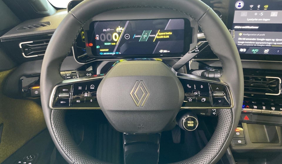 Renault 5 E-Tech 52 Iconic 5d