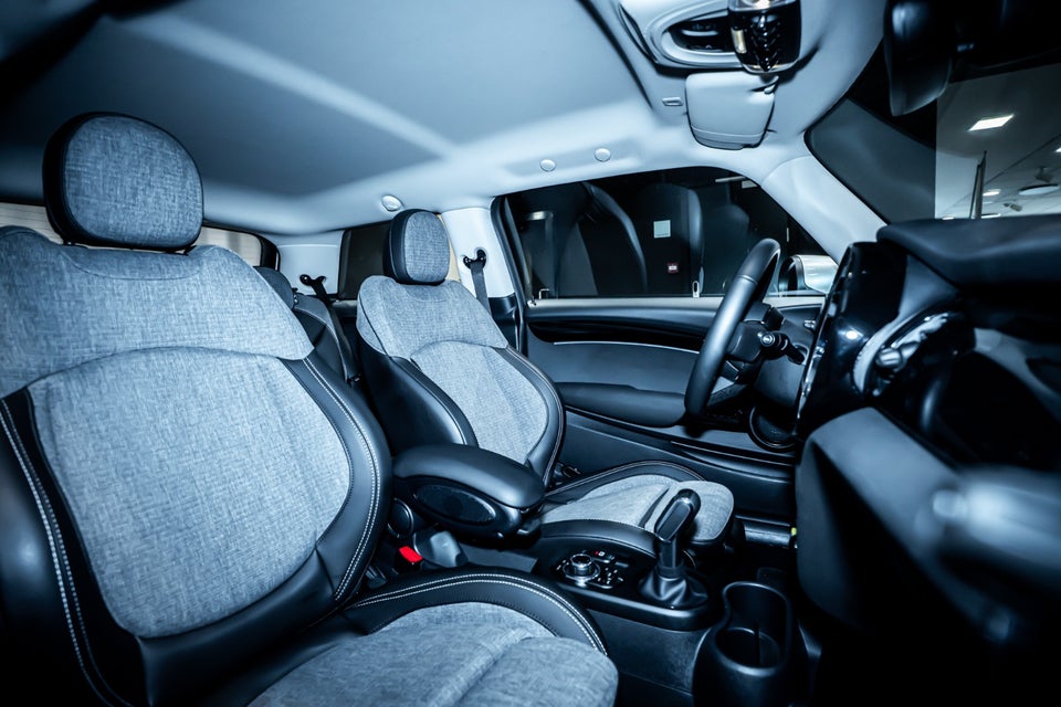 MINI Cooper SE Classic Trim 3d