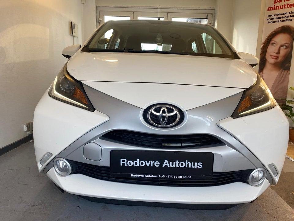 Toyota Aygo 1,0 VVT-i x-play 5d