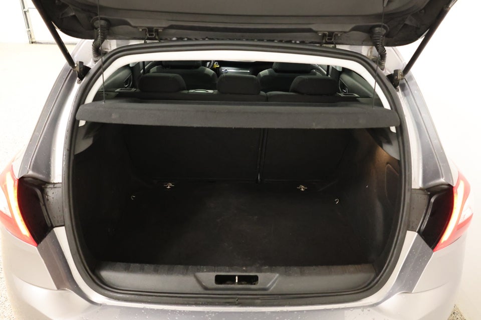 Peugeot 308 1,6 BlueHDi 120 Style Sky 5d