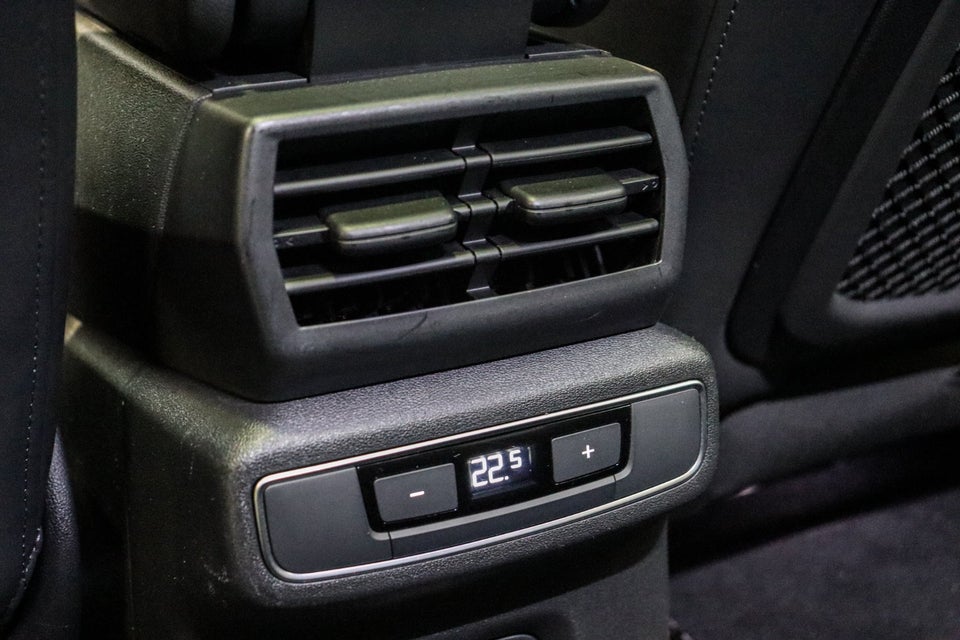 Audi Q4 e-tron 50 S-line quattro 5d