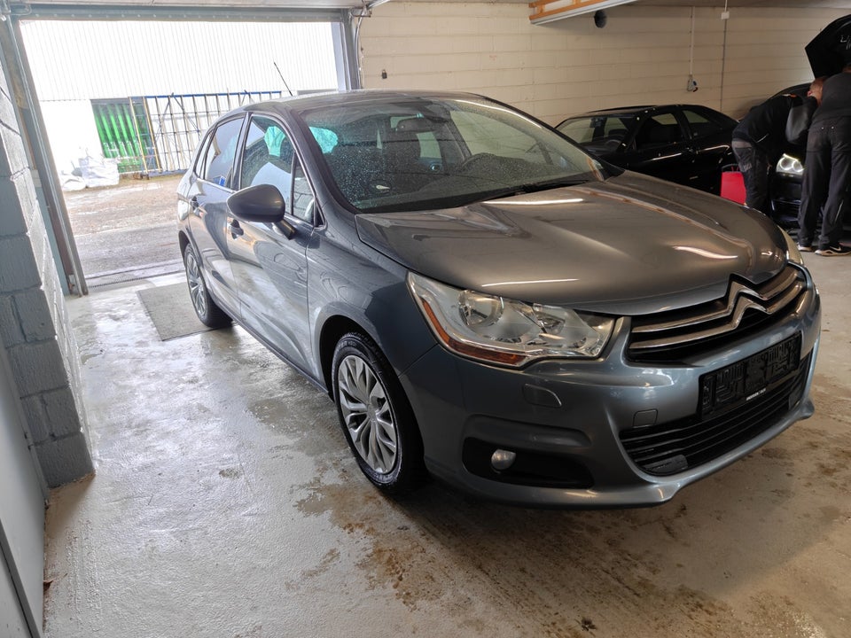 Citroën C4 1,6 e-HDi 112 Seduction 5d