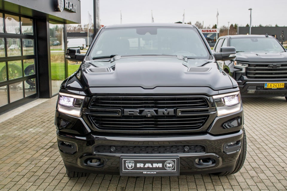 Dodge RAM 1500 5,7 V8 Hemi Laramie Night aut. 4d