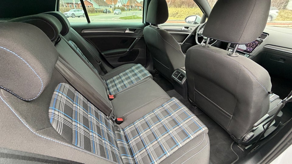 VW Golf VII 1,4 GTE DSG 5d