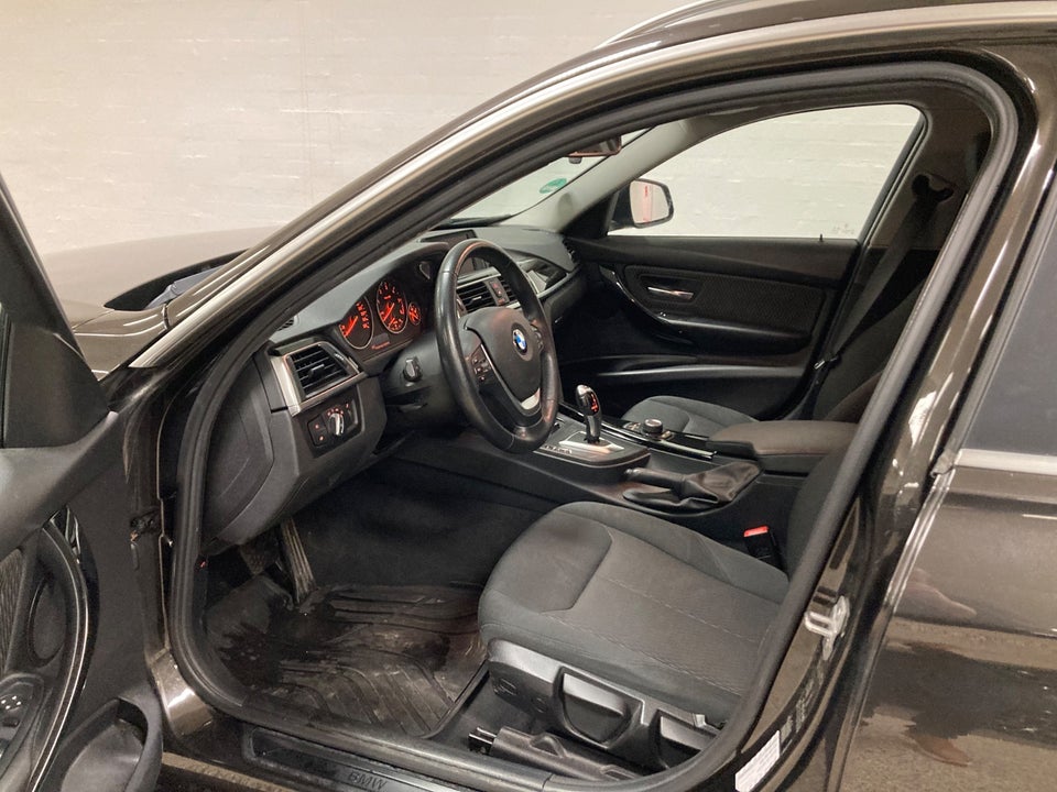 BMW 320d 2,0 Touring Advantage aut. 5d