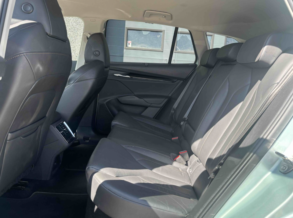 Skoda Enyaq 80 iV Suite 5d
