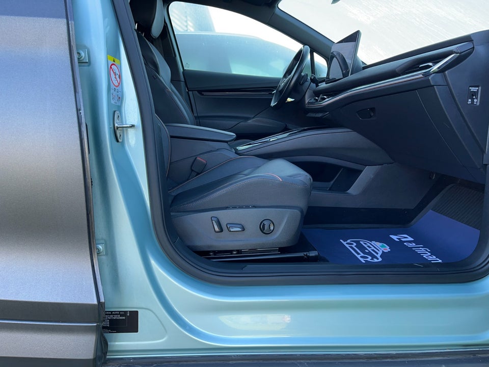 Skoda Enyaq 80x iV Founders Edition 5d