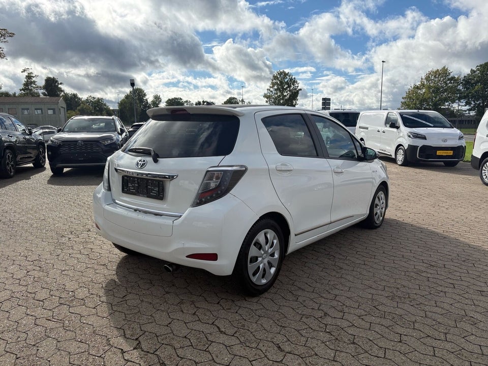 Toyota Yaris 1,5 Hybrid H3 Touch CVT 5d