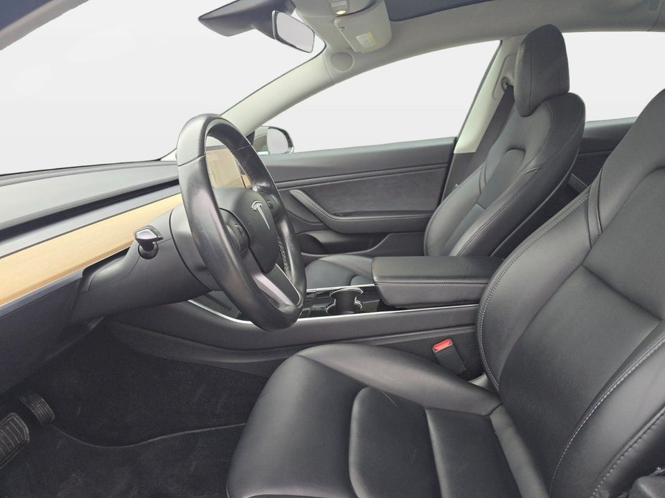Tesla Model 3 Long Range AWD 4d