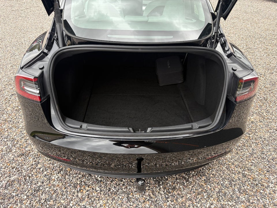 Tesla Model 3 RWD 4d