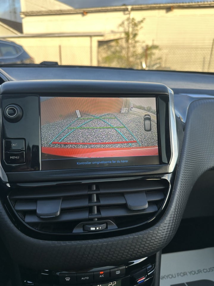 Peugeot 208 1,6 BlueHDi 100 Allure Sky 5d