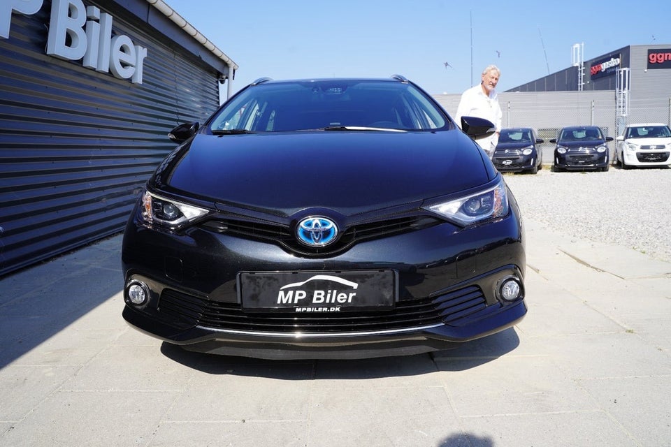 Toyota Auris 1,8 Hybrid H2 Selected Touring Sports CVT 5d