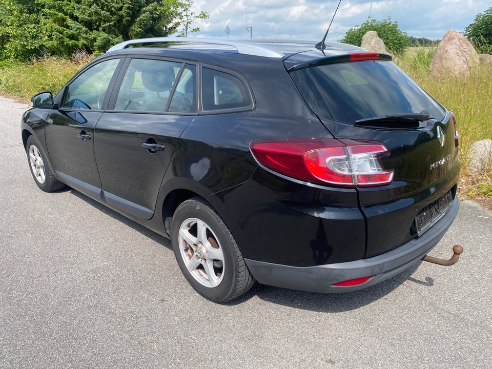 Renault Megane III 1,6 110 Expression Sport Tourer 5d