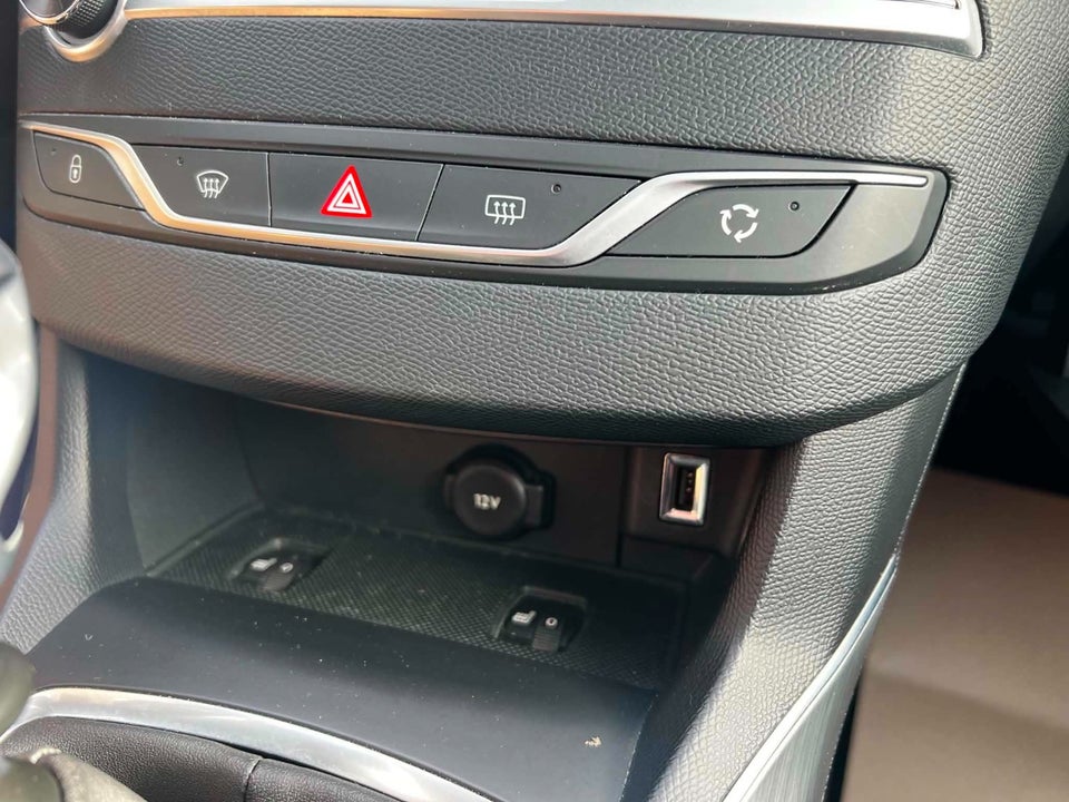 Peugeot 308 1,2 PureTech 130 Selection Sky SW 5d
