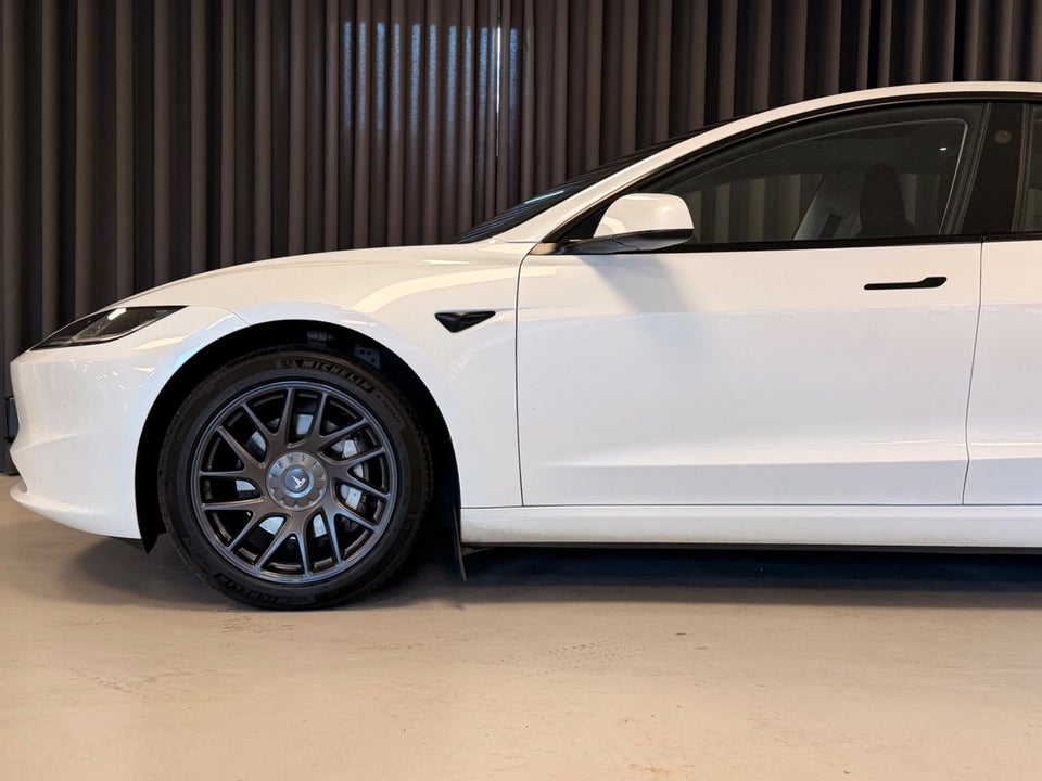 Tesla Model 3 RWD 4d