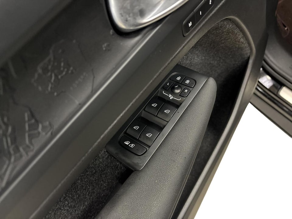 Volvo EC40 Extended Range Black Edition Ultra 5d