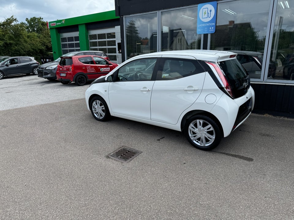 Toyota Aygo 1,0 VVT-i x-touch 5d