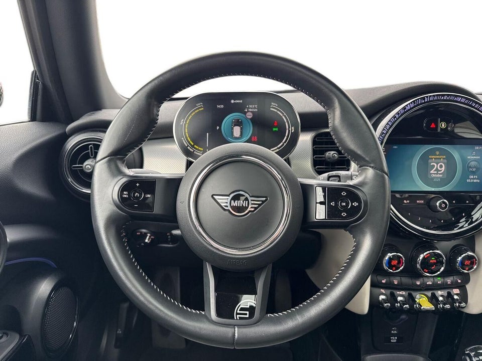 MINI Cooper SE Classic Trim 3d