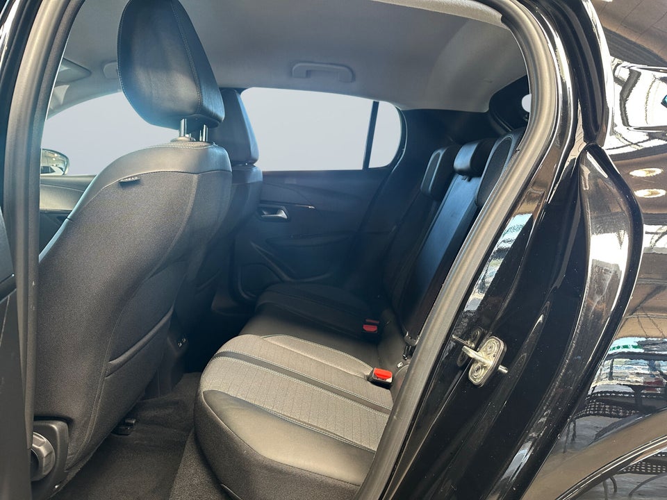 Peugeot e-208 50 Active 5d