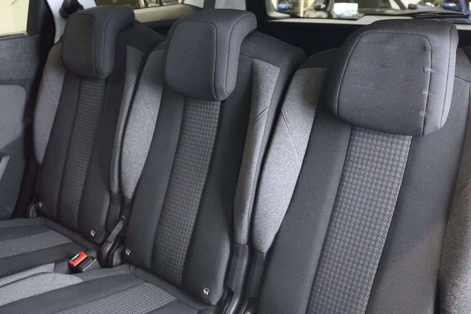 Peugeot 5008 1,2 PureTech 130 Active 7prs 5d