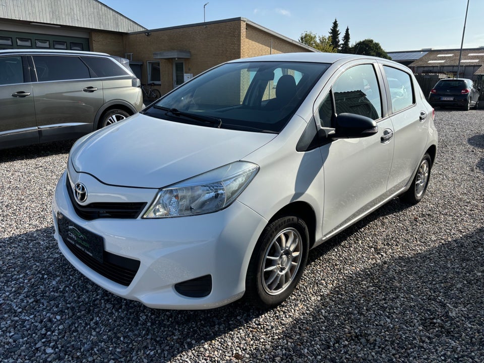 Toyota Yaris 1,0 VVT-i T1 5d