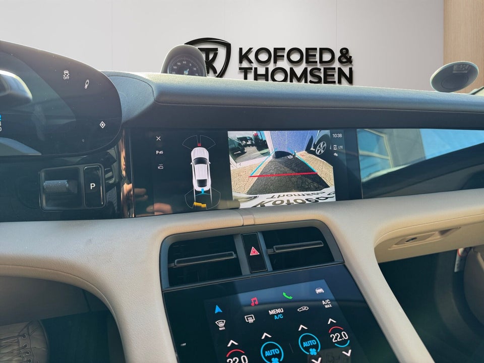 Porsche Taycan 4d