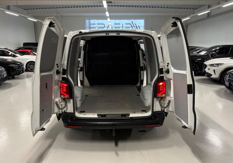 VW Transporter 2,0 TDi 150 Kassevogn DSG kort