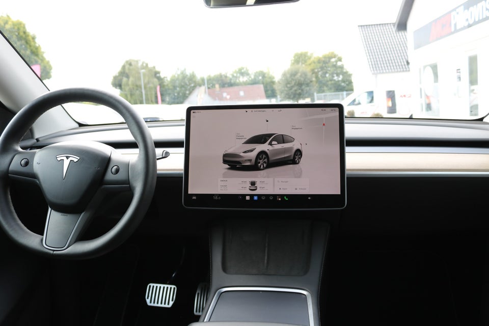 Tesla Model Y RWD 5d