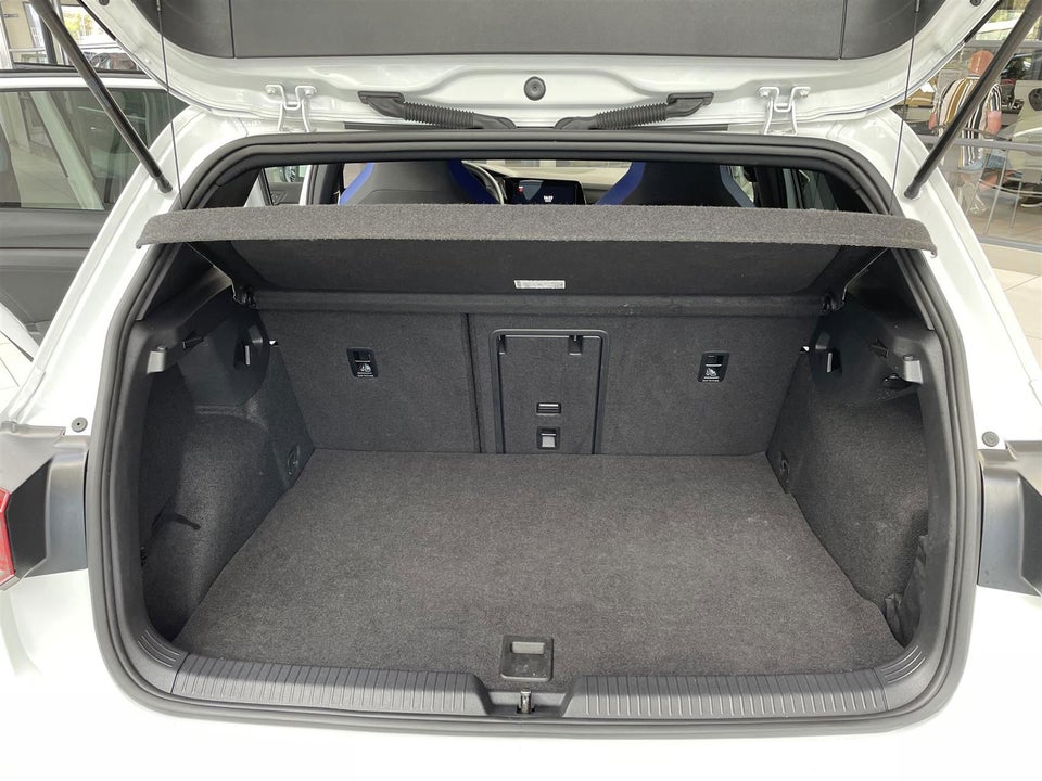 VW Golf VIII 1,4 GTE DSG 5d