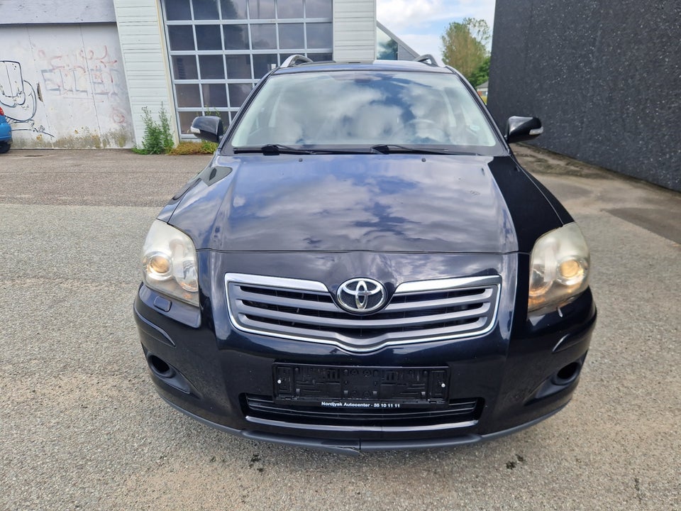 Toyota Avensis 2,0 D-4D Sol stc. 5d