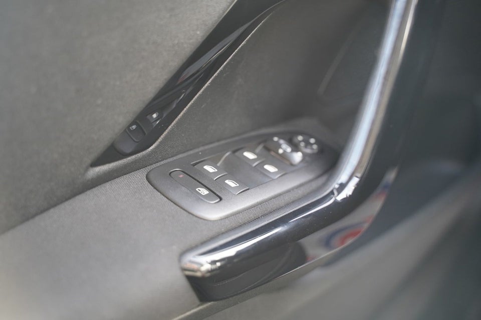 Peugeot 208 1,5 BlueHDi 100 Allure Sky 5d