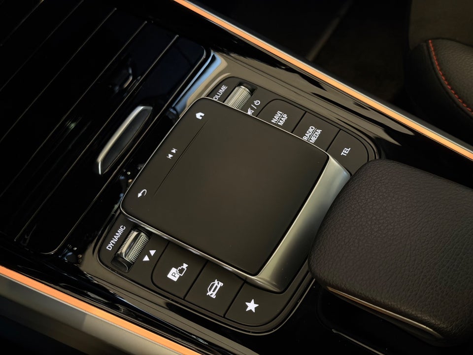 Mercedes EQB300 AMG Line 4Matic 5d