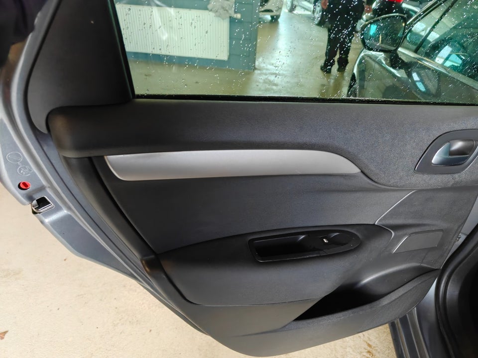 Citroën C4 1,6 e-HDi 112 Seduction 5d