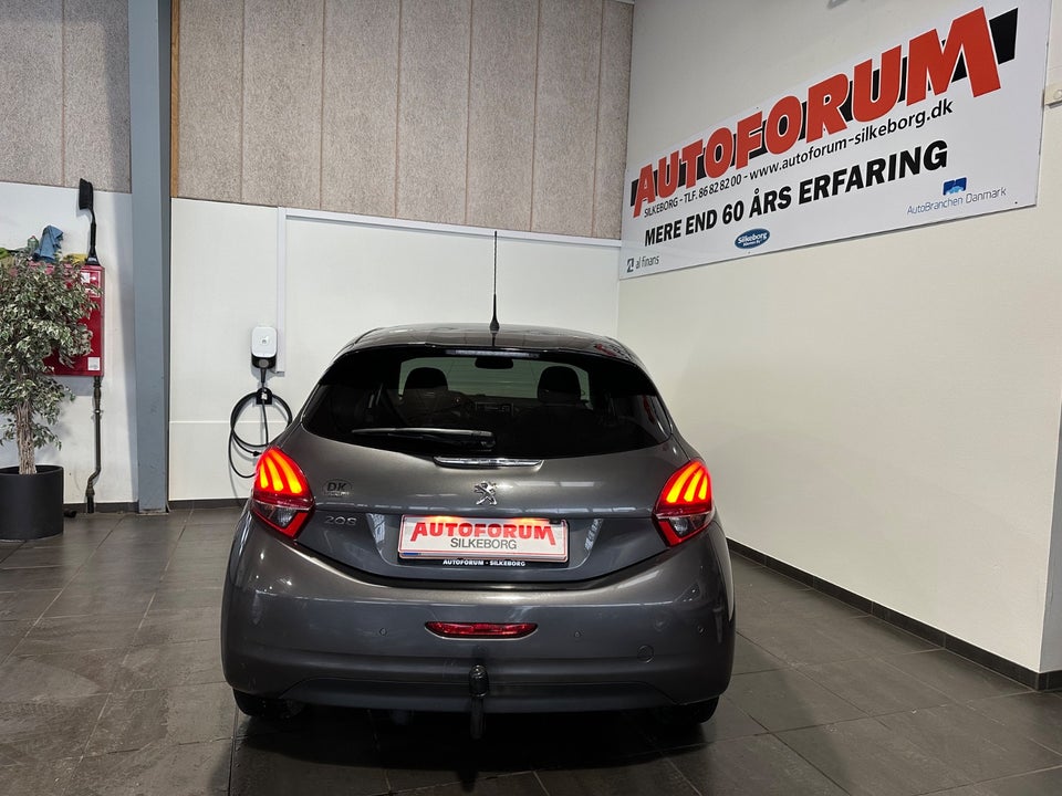 Peugeot 208 1,6 BlueHDi 100 Allure Sky 5d