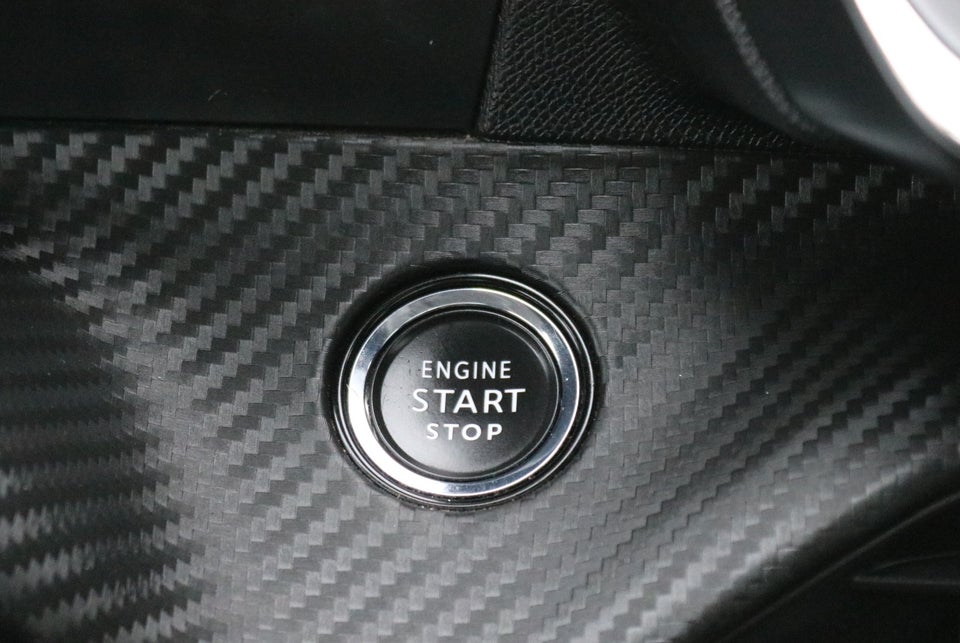 Peugeot 208 1,2 PureTech 100 Allure Sky 5d