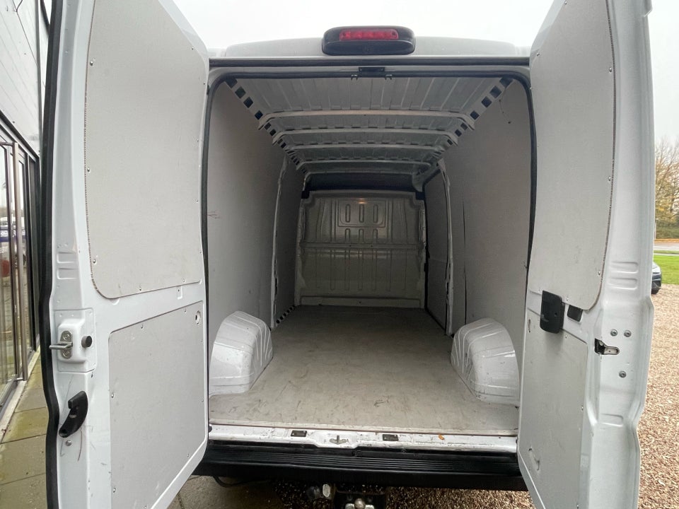 Peugeot Boxer 335 2,2 BlueHDi 140 L3H2 Premium