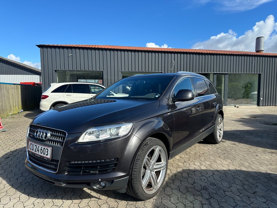 Audi Q7 3,0 TDi quattro Tiptr. 5d