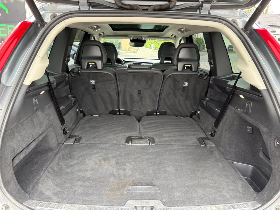 Volvo XC90 2,0 D5 235 Momentum aut. AWD 7prs 5d