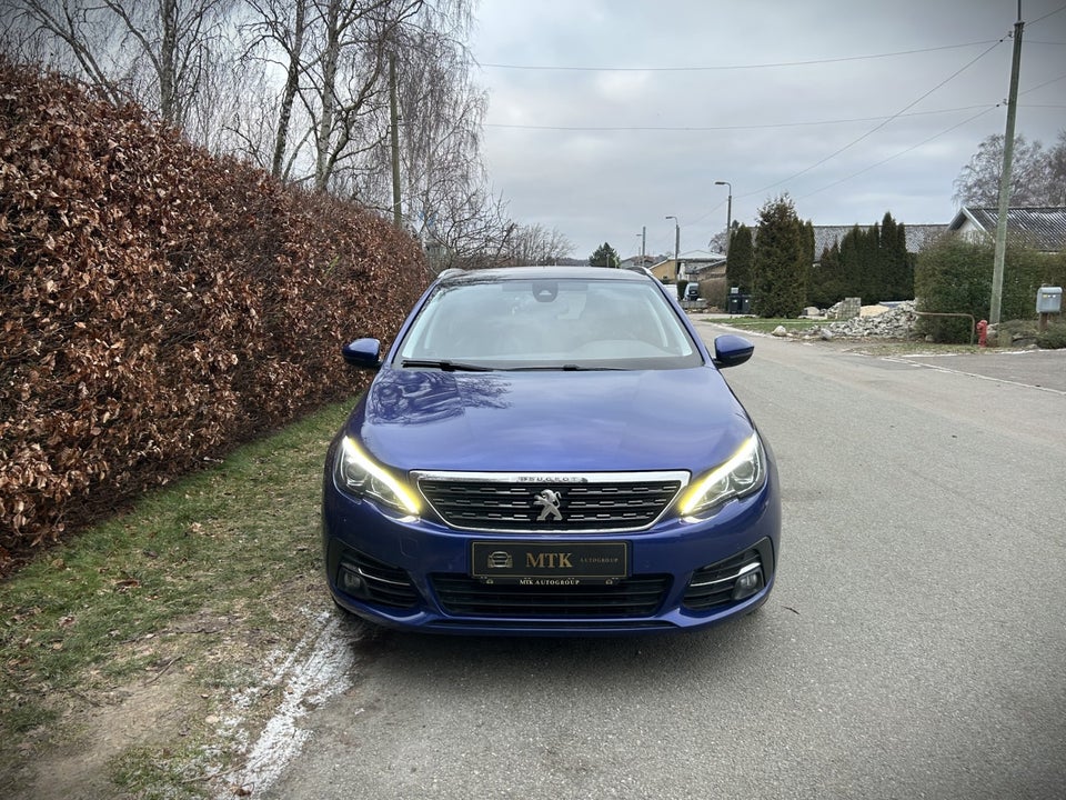 Peugeot 308 1,6 BlueHDi 120 Allure Sky SW 5d